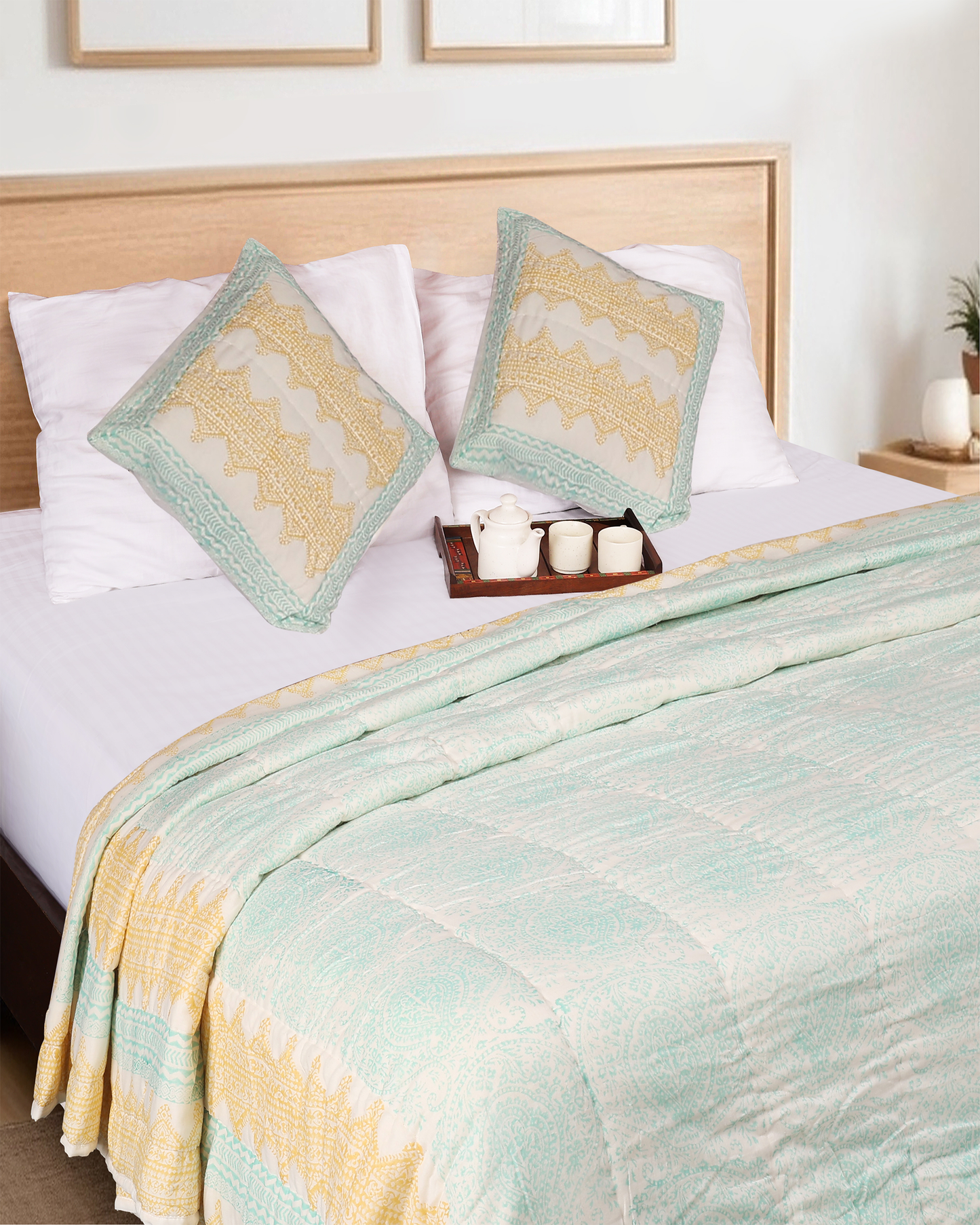 Light Green Hand blocked Printed Reversible Double Bed Hand Quilting Quilt Set