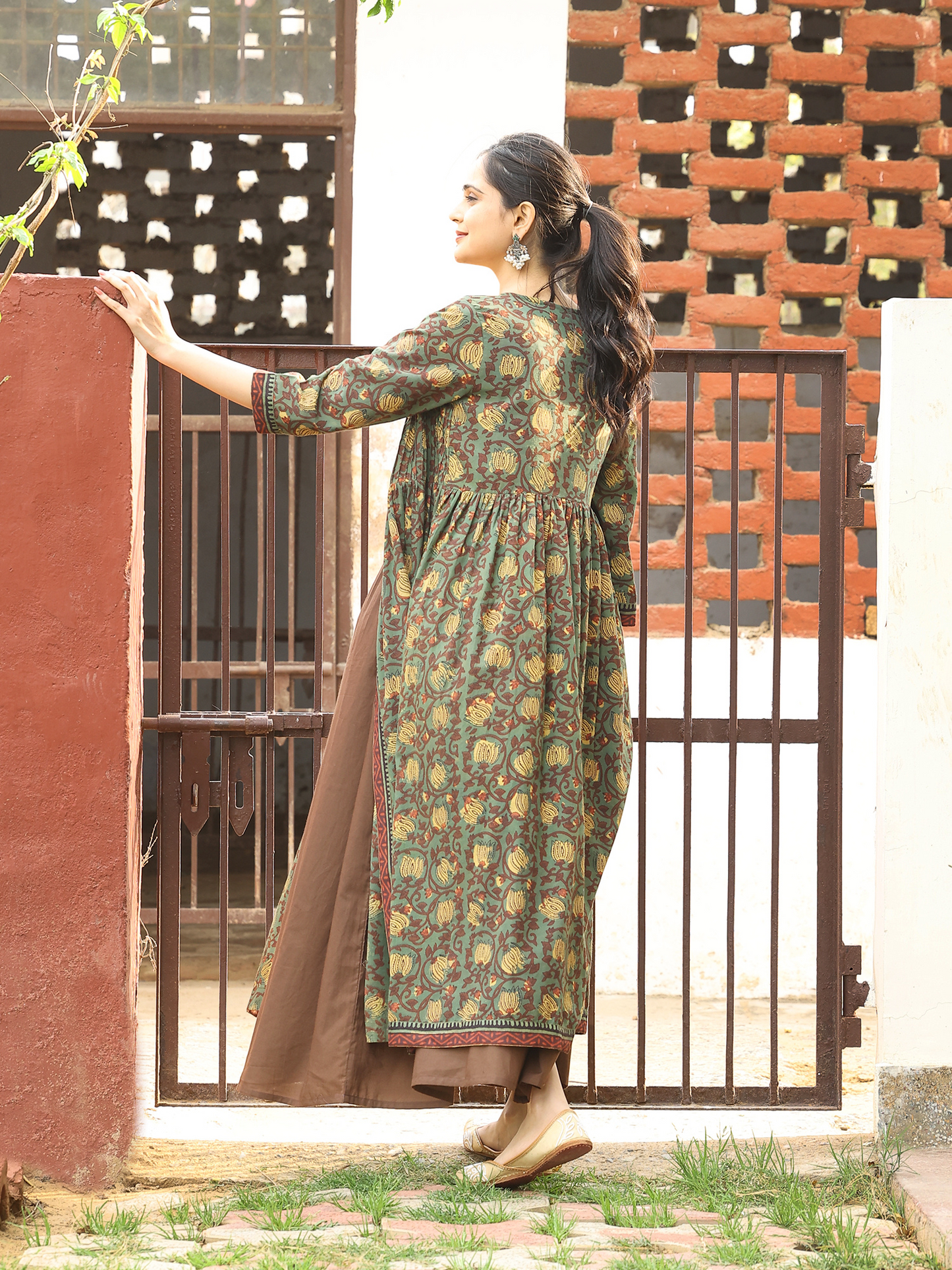 Green Sleeveless Dress with Kalamkari Printed Shrug